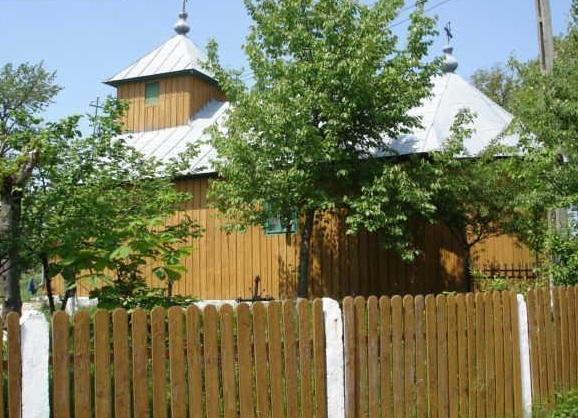 Biserica - vedere exterioară