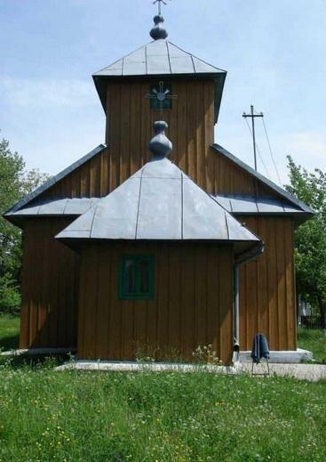 Biserica - vedere exterioară